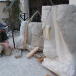 Teile des Denkmals beim Restaurator [Quelle: Verein der Freunde und Förderer Barbara-Denkmal e.V. Koblenz]